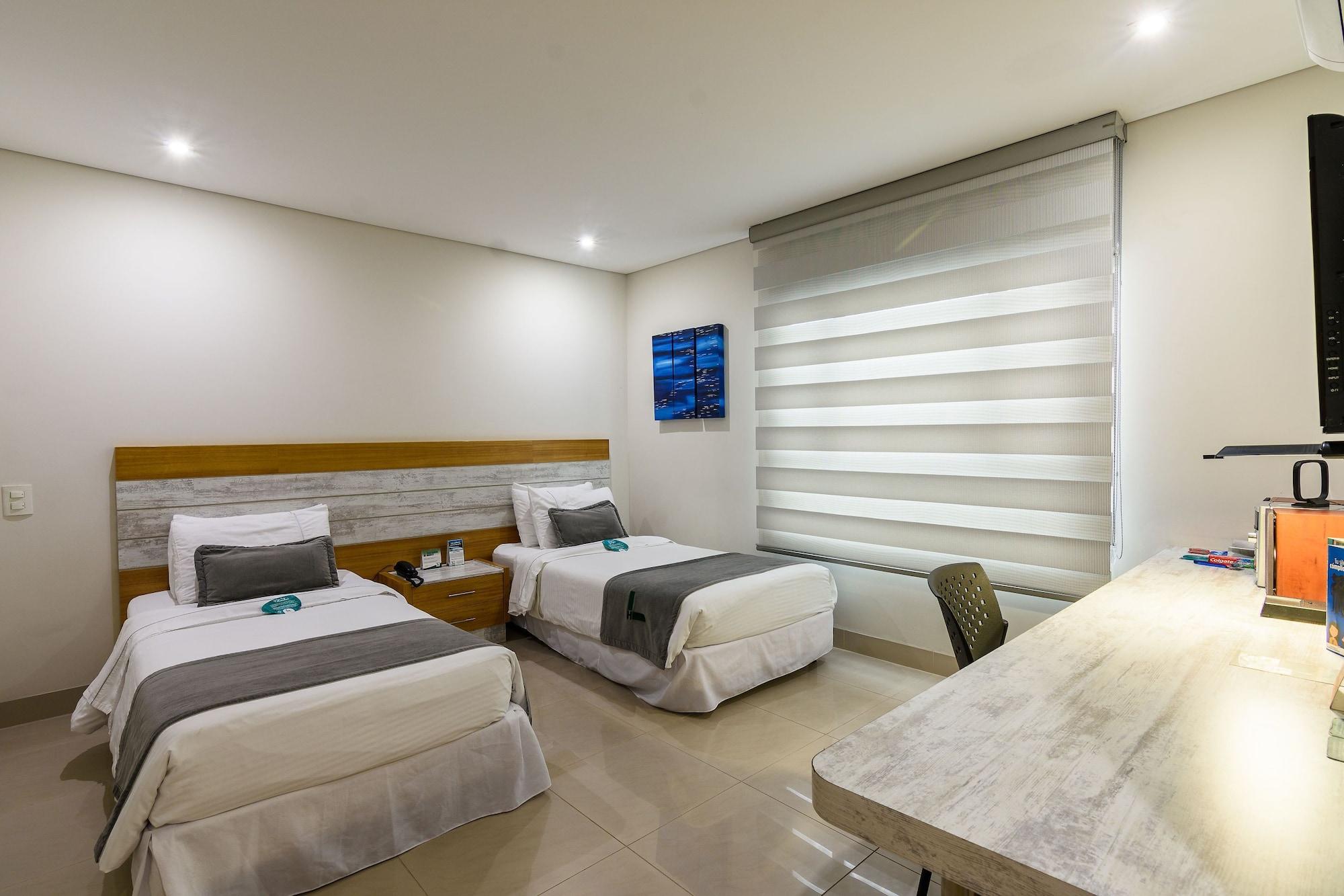 Hotel Lincoln Medellin Bagian luar foto