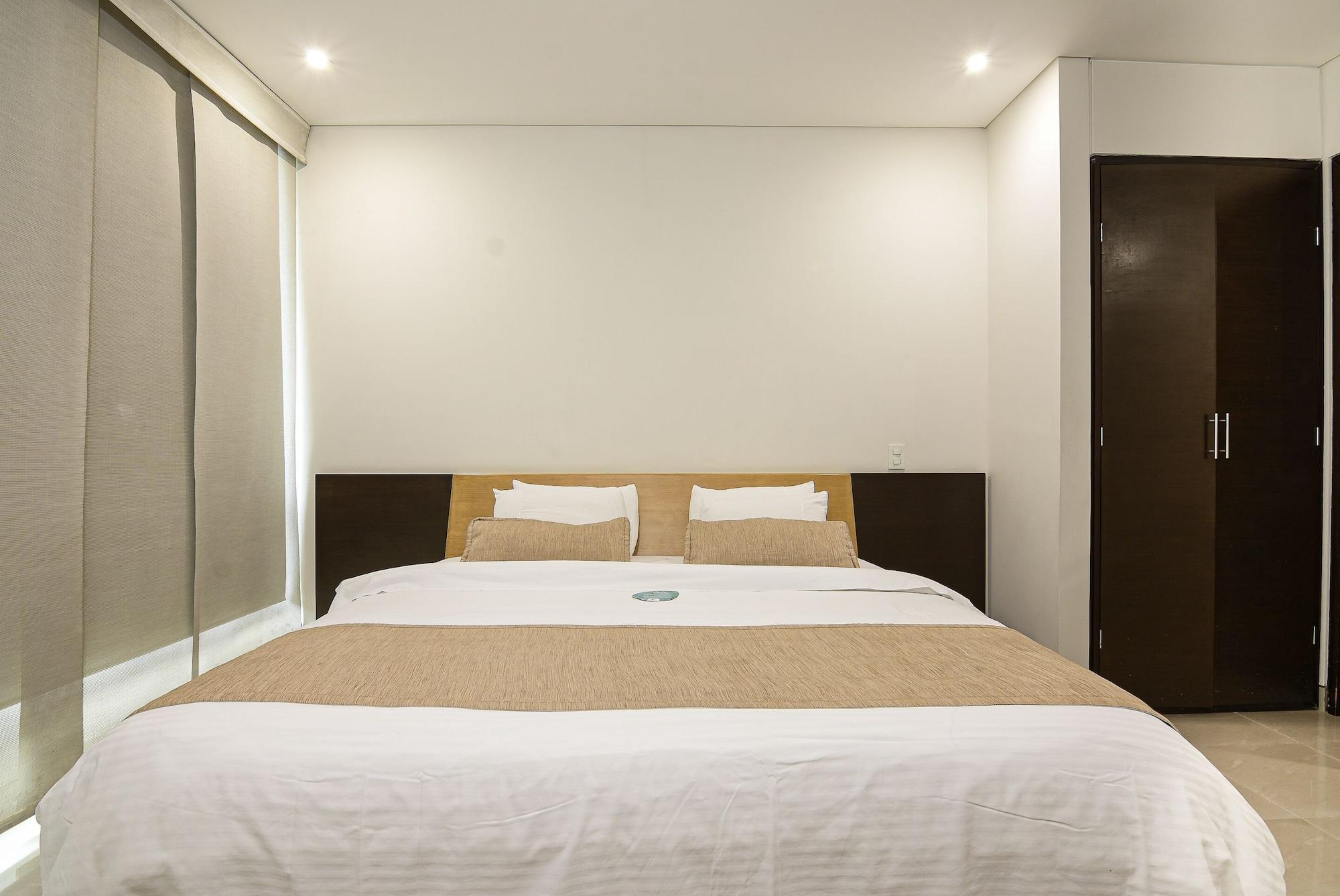 Hotel Lincoln Medellin Bagian luar foto