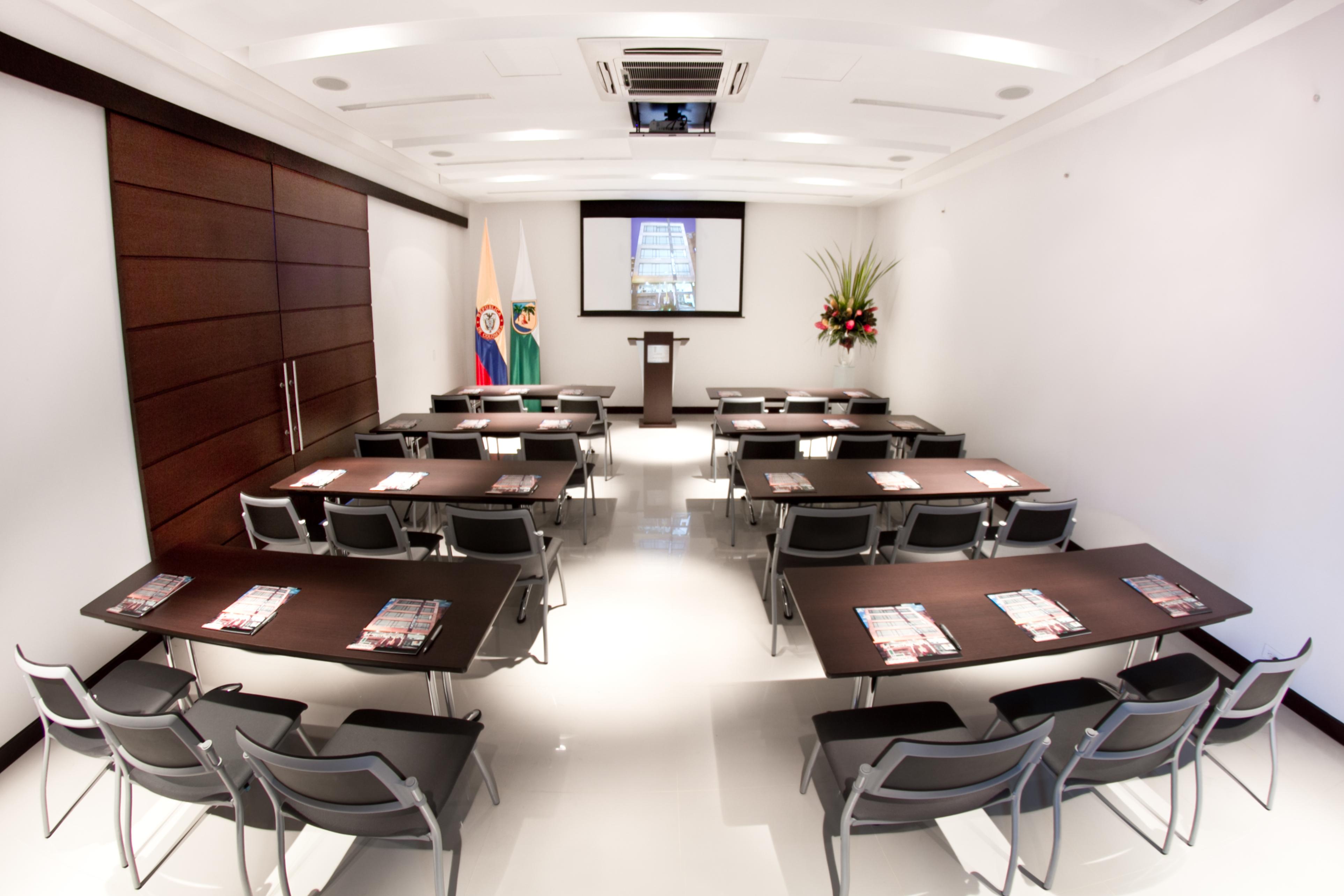 Hotel Lincoln Medellin Bagian luar foto