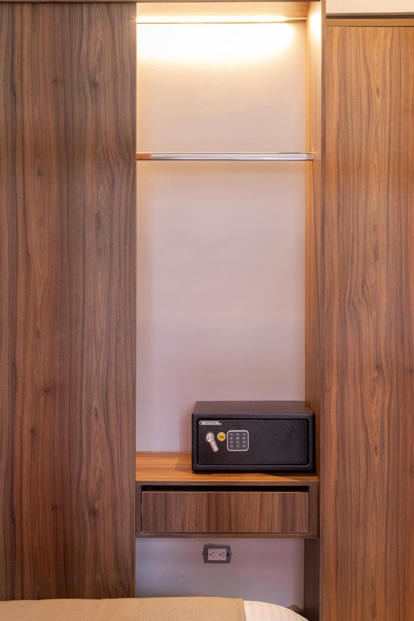 Hotel Lincoln Medellin Bagian luar foto
