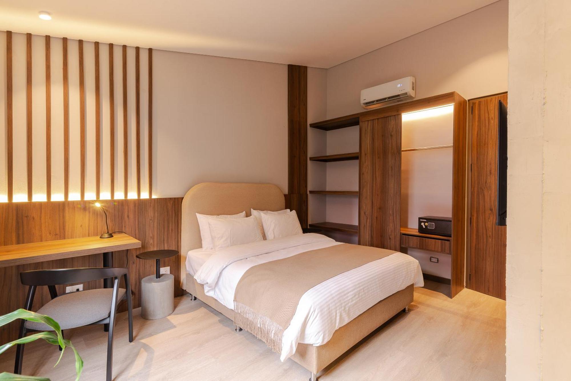 Hotel Lincoln Medellin Bagian luar foto