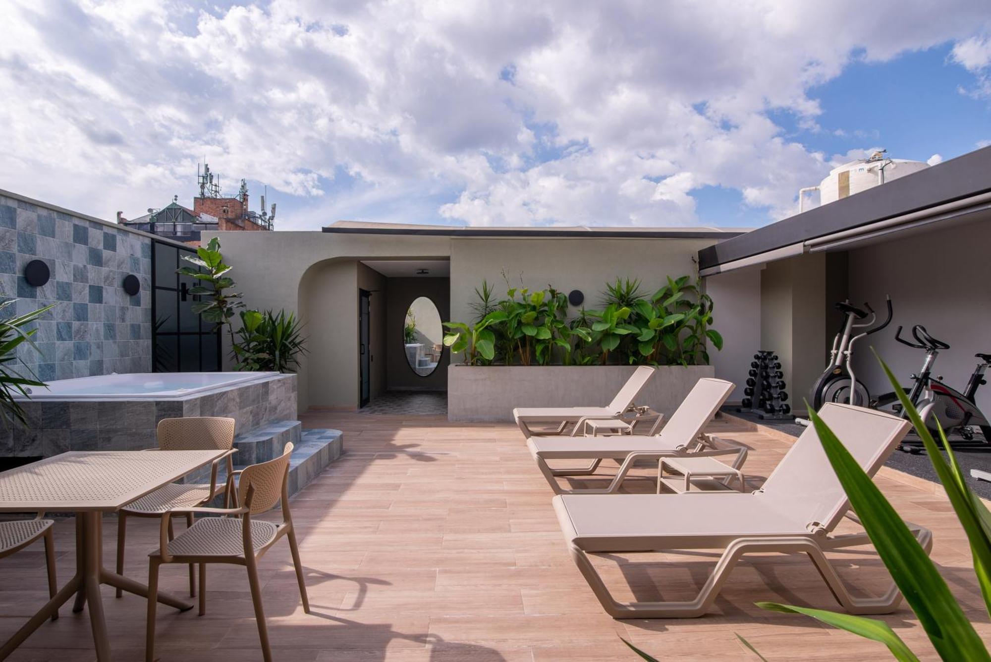 Hotel Lincoln Medellin Bagian luar foto