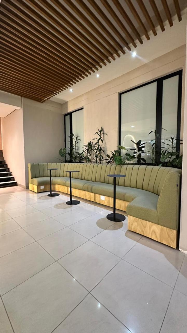 Hotel Lincoln Medellin Bagian luar foto