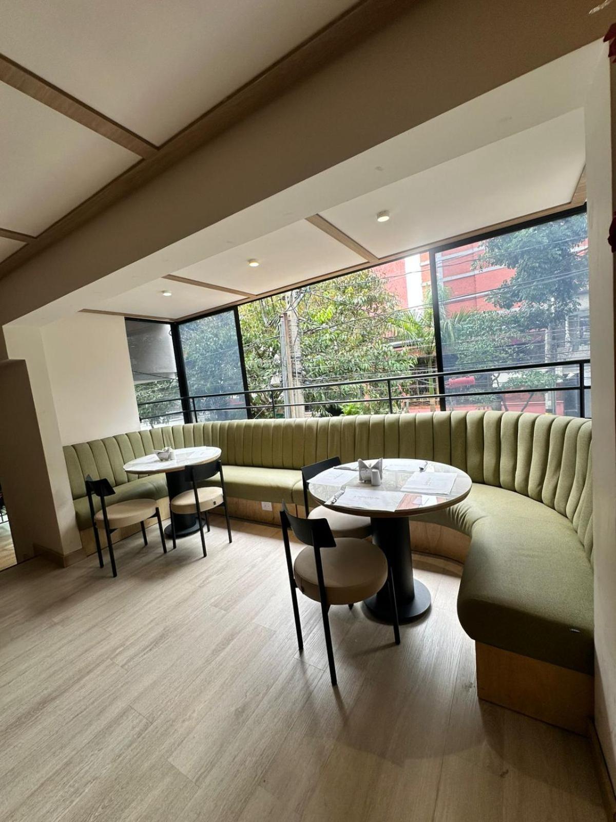 Hotel Lincoln Medellin Bagian luar foto