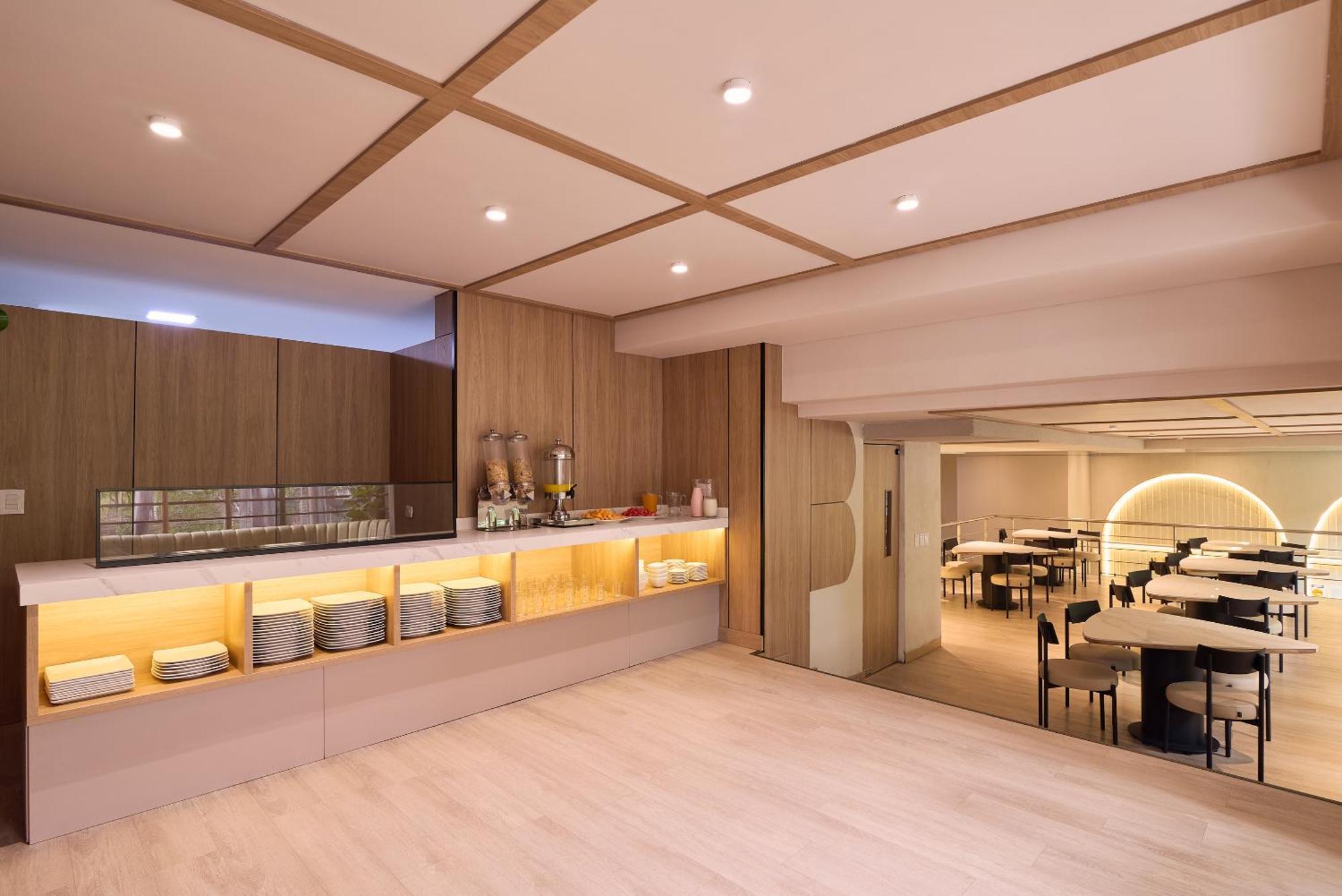 Hotel Lincoln Medellin Bagian luar foto