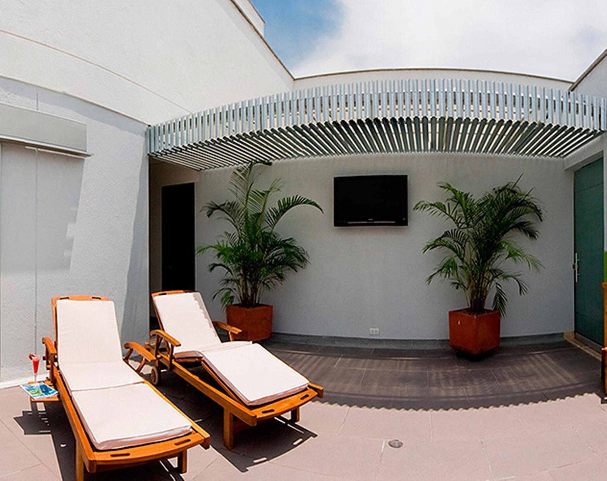 Hotel Lincoln Medellin Bagian luar foto