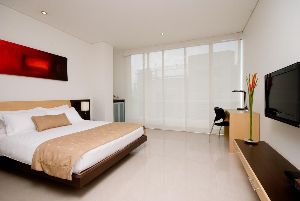 Hotel Lincoln Medellin Bagian luar foto