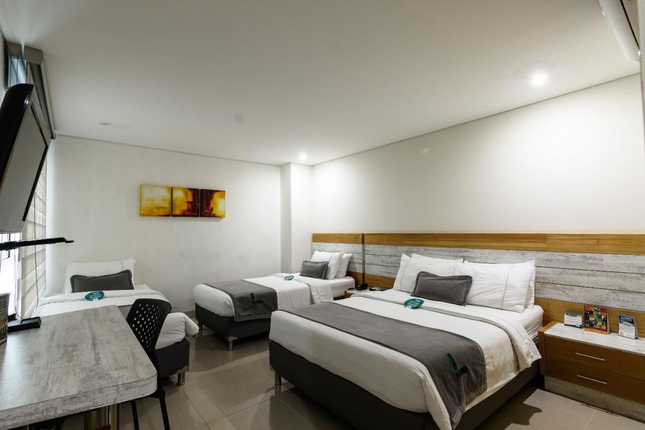 Hotel Lincoln Medellin Bagian luar foto